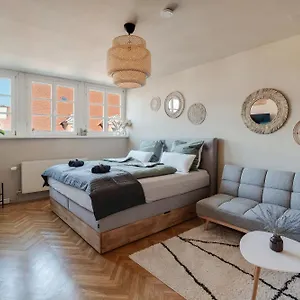 Boho Design - Historic Center With Free Parking & Aircon By Hero Homes Graz