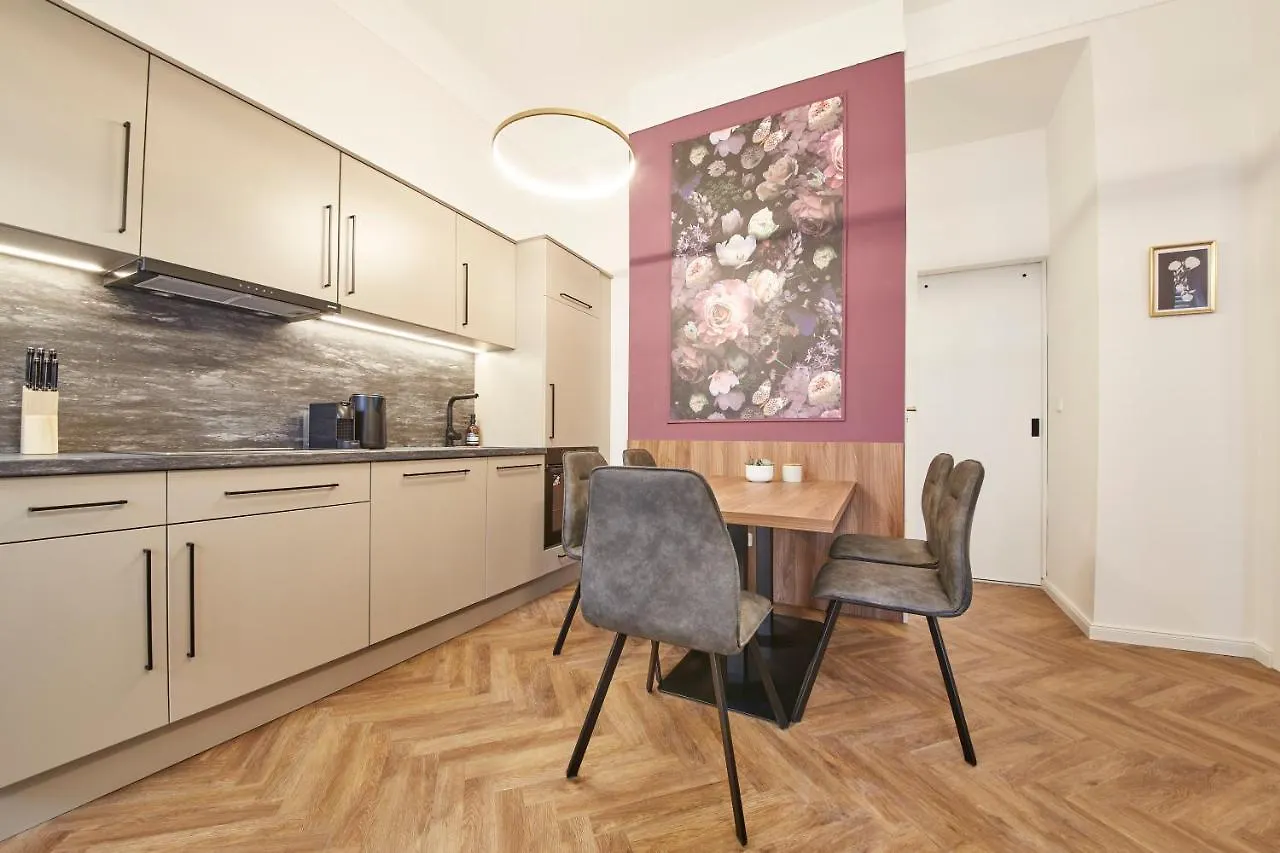 Nove Boutique Apartments Vienna 0*,